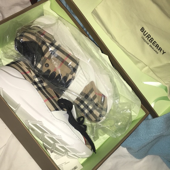 Burberry Lowtop sneakers